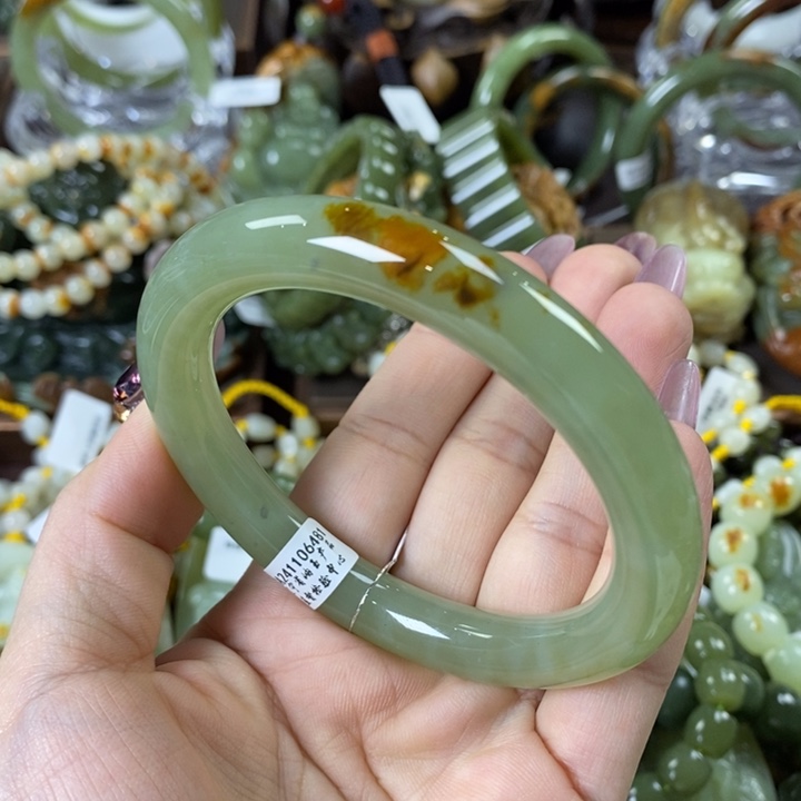 透闪石质玉手镯未镶嵌陈*胜