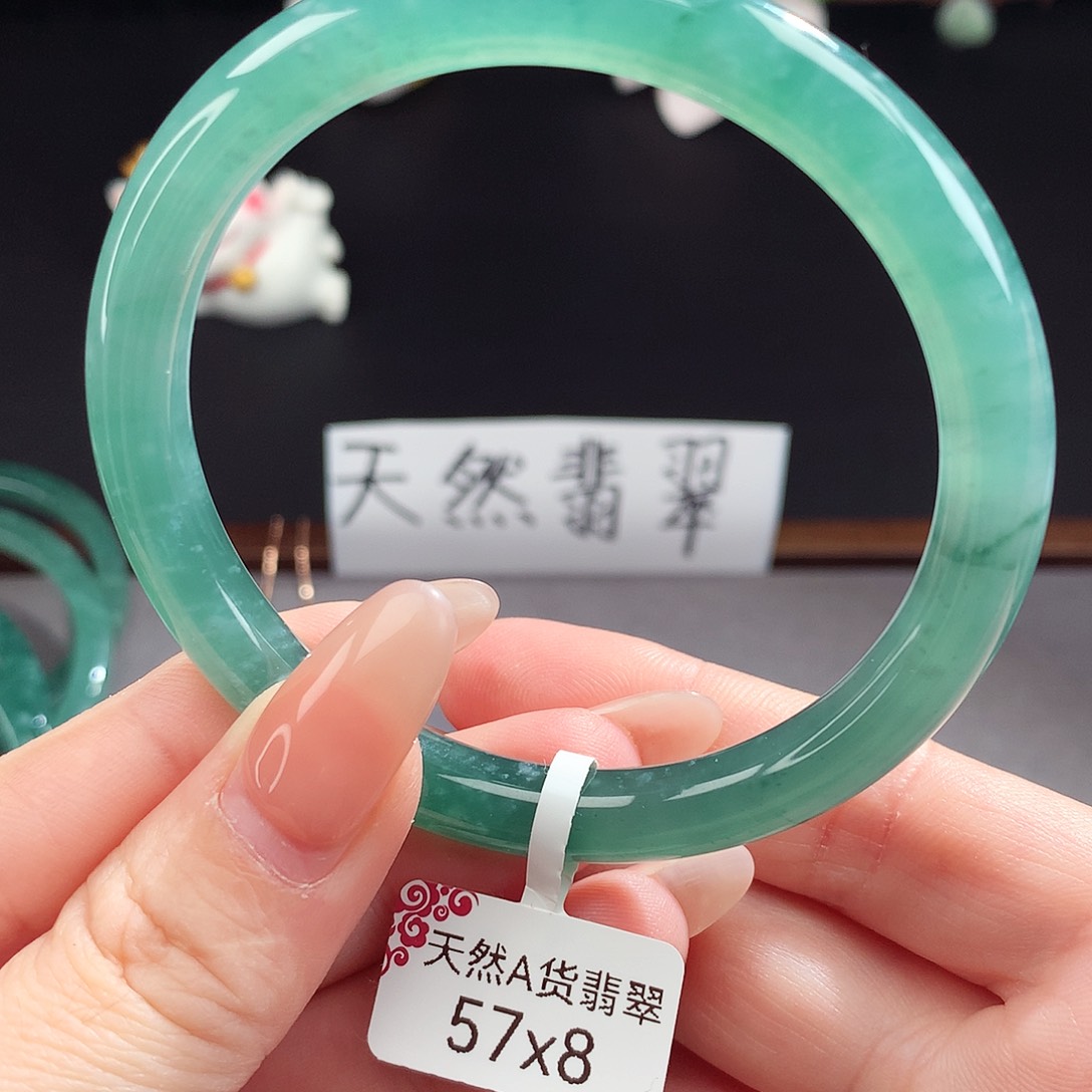 翡翠手镯（圆镯）未镶嵌