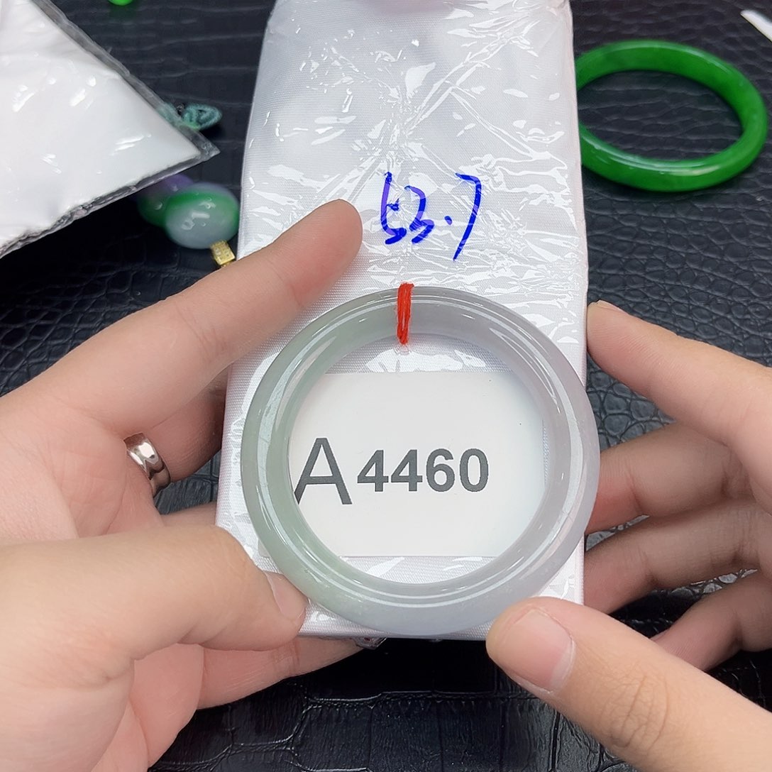 翡翠手镯未镶嵌多样性