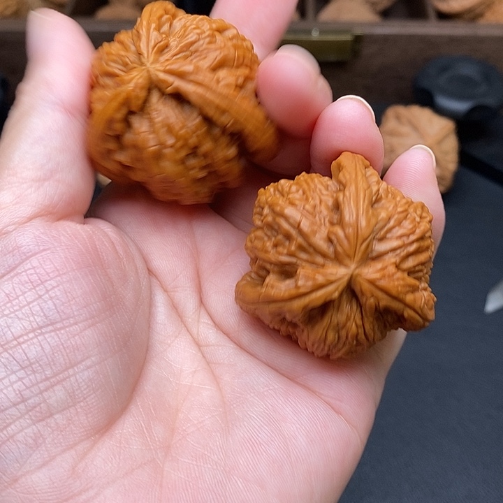 小***3把件文玩核桃白奔