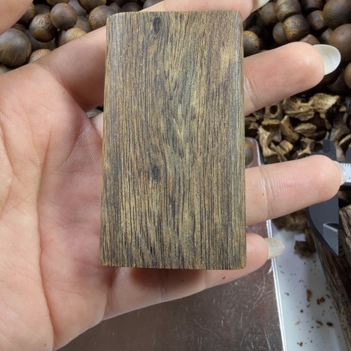 伟***新沉香沉香碎屑乌身圆叶23克