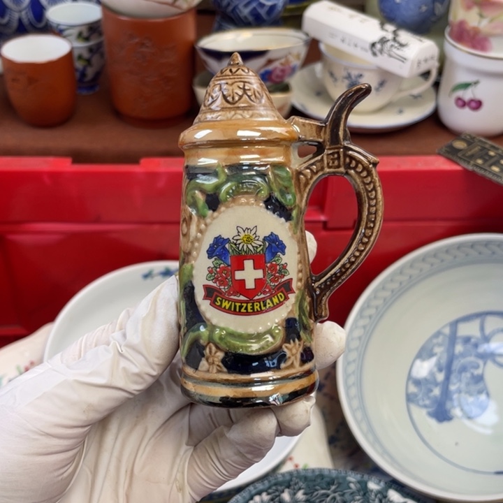 他家瓷器真美…开播了