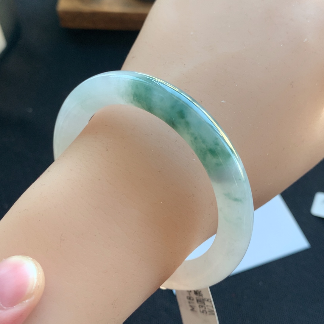 翡翠未镶嵌手镯17号53圆