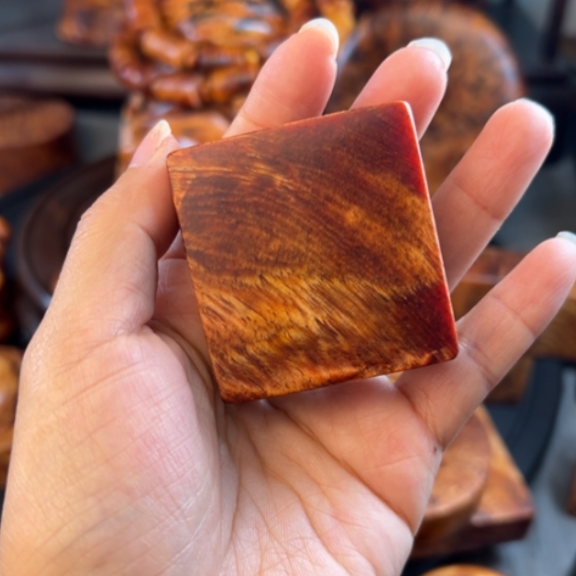 【闪购商品】松木（琥珀木）把件