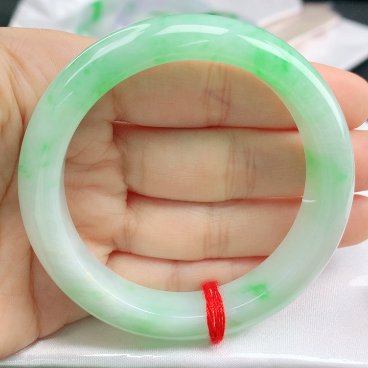 翡翠手镯未镶嵌甜阳绿53