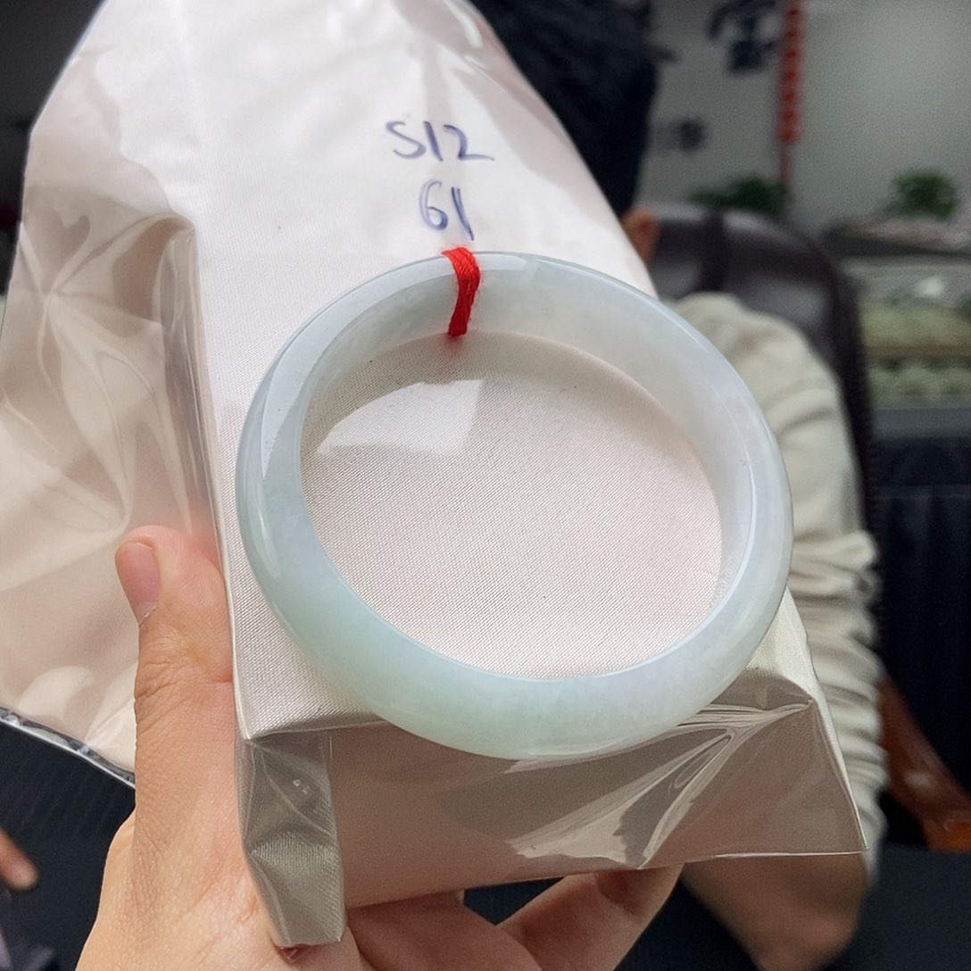 翡翠手镯未镶嵌拍一发一