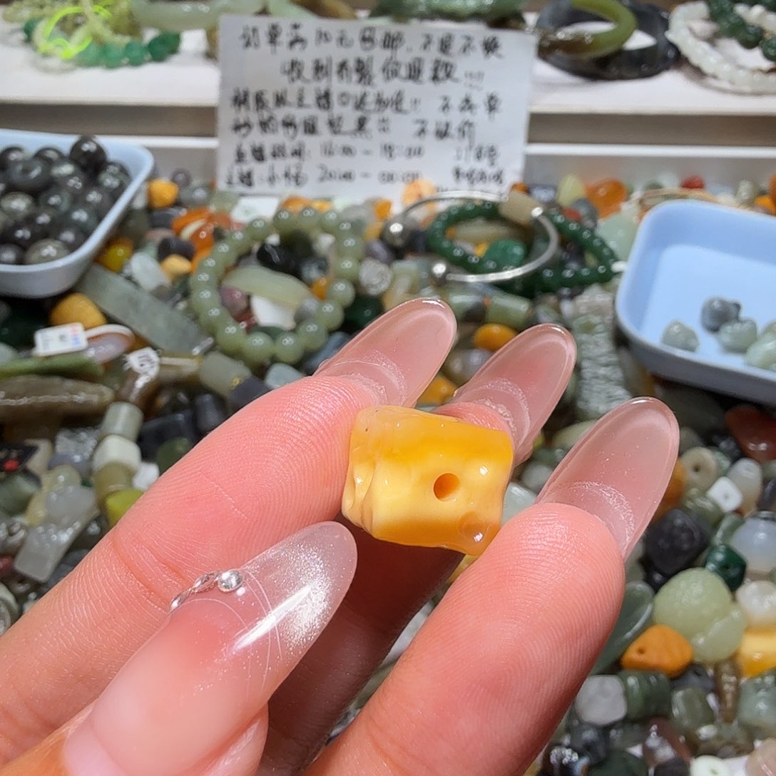 和田玉未镶嵌珠宝奇石