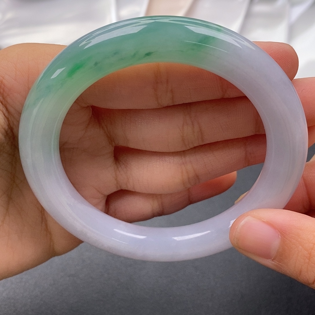 翡翠未镶嵌手镯（圆镯）59圈 