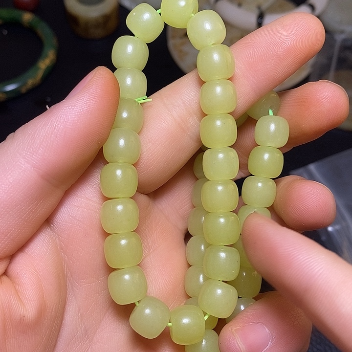 颈饰未镶嵌和田玉（糖玉）