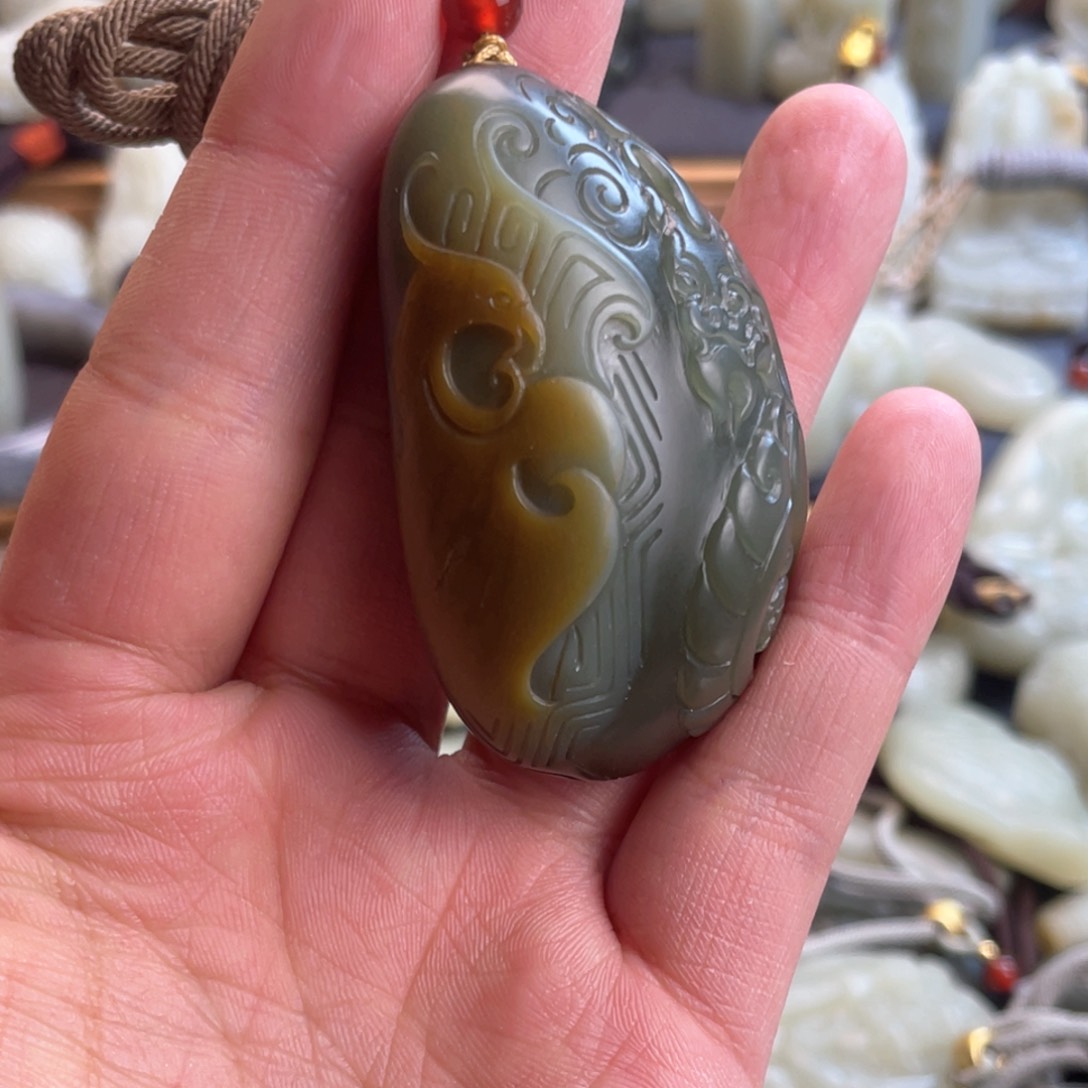 和田玉颈饰未镶嵌