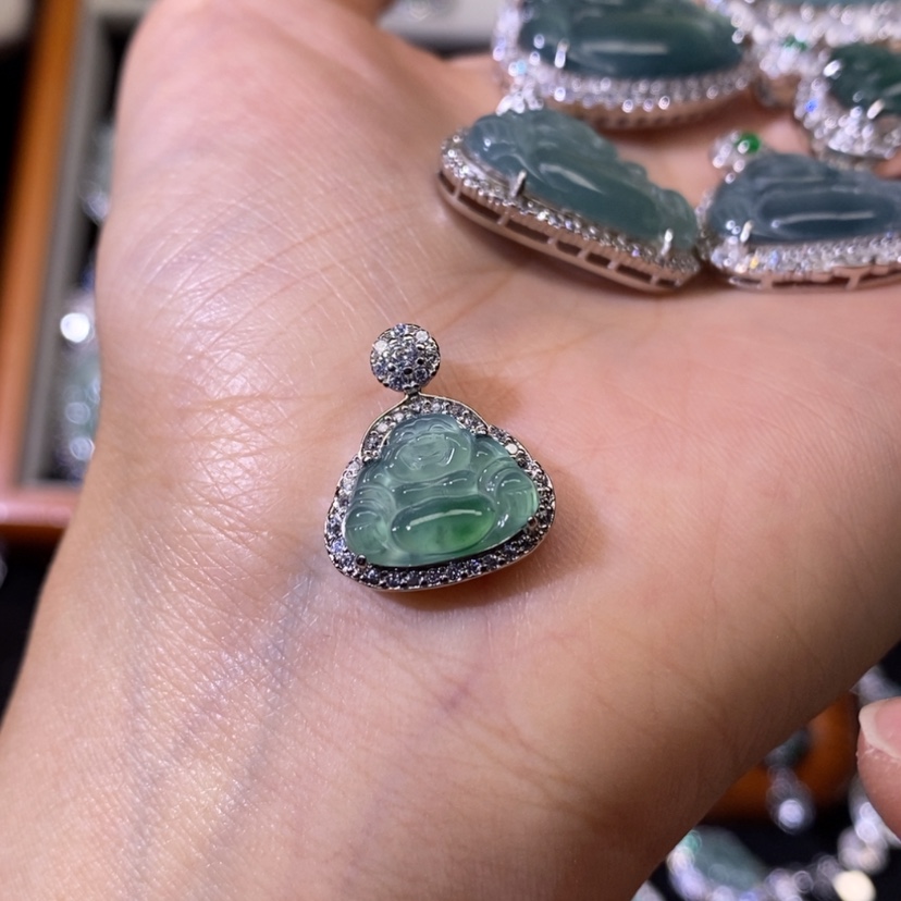 【闪购商品】翡翠颈饰未镶嵌天然