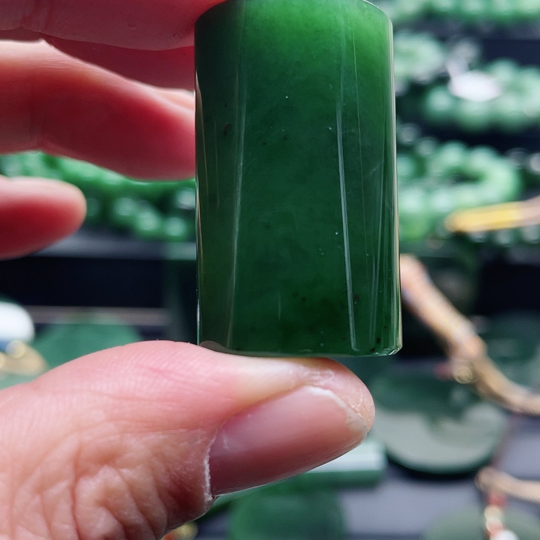 和田玉（碧玉）未镶嵌颈饰