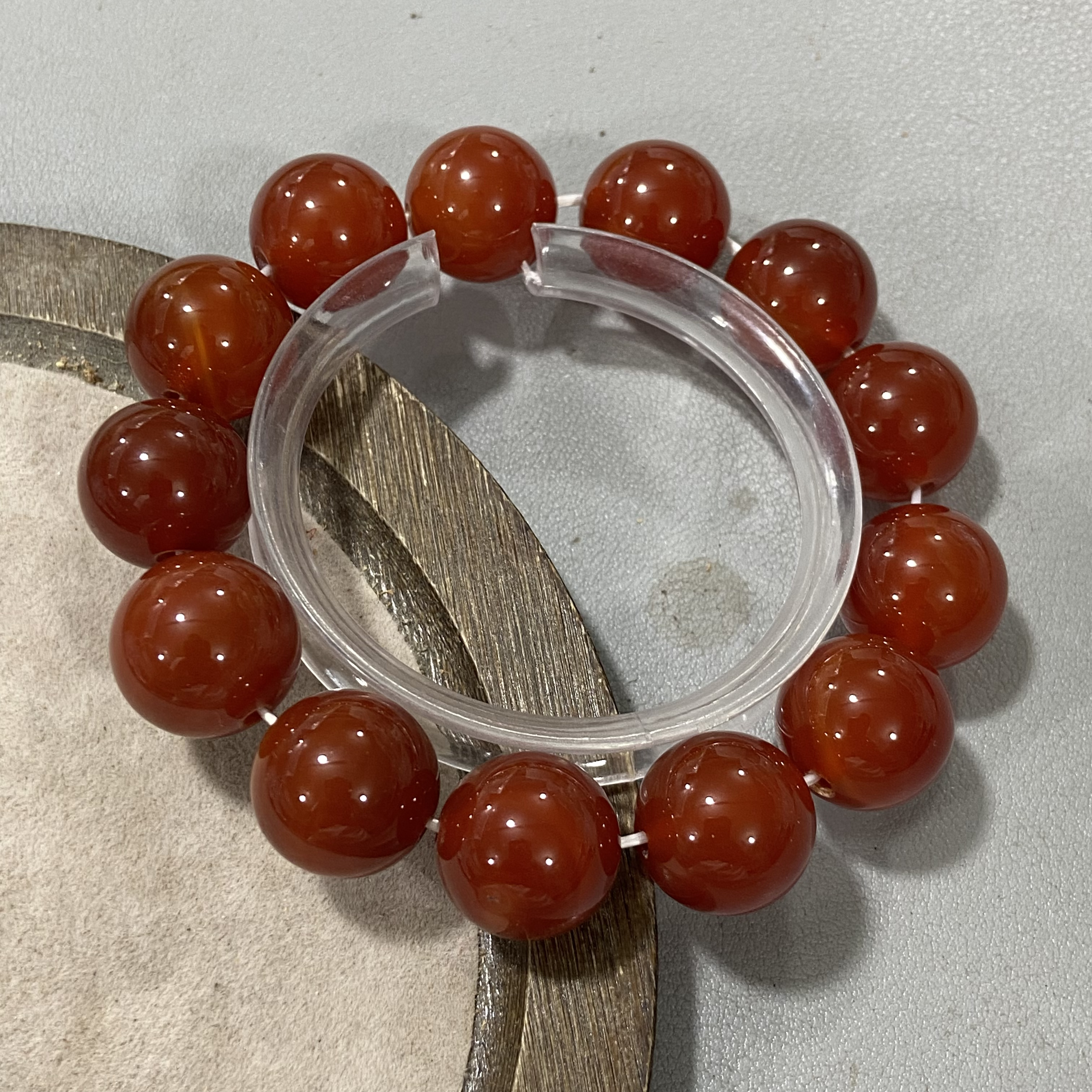 C18南红卡1.6圆珠单圈小手串（底色多样 发其一）