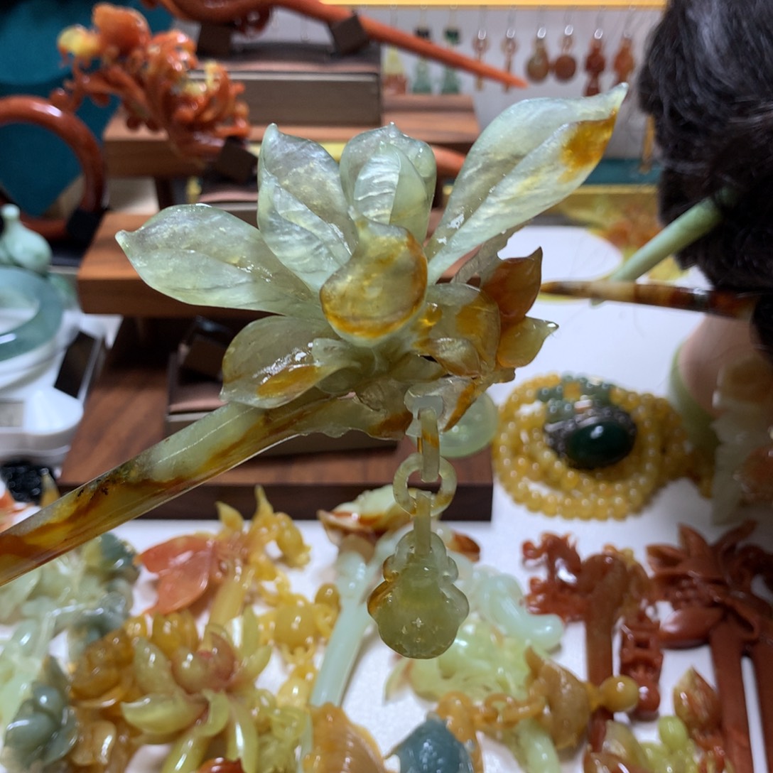 凤***颜蛇纹石玉合金发饰