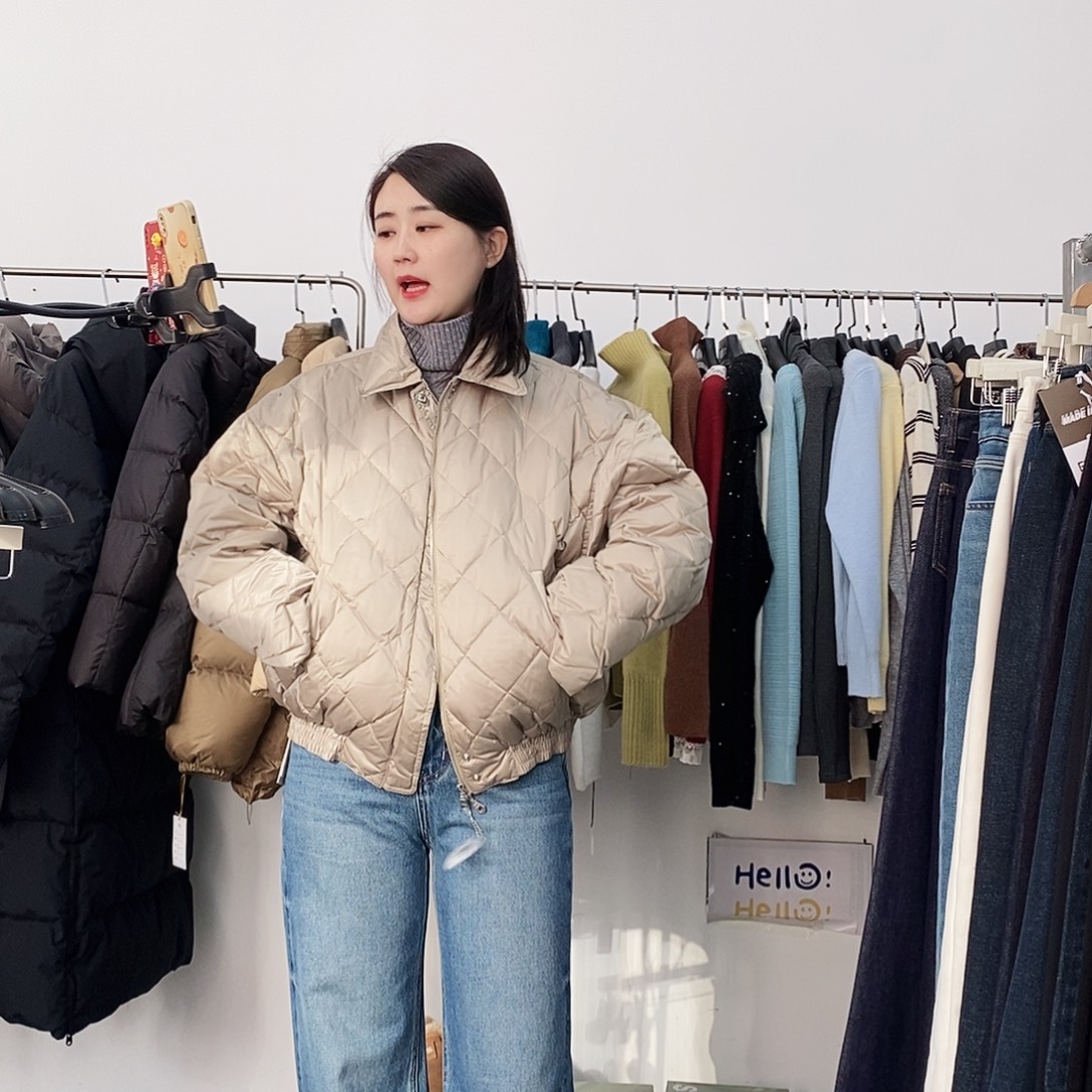 130斤以内菱形格外套卡其色