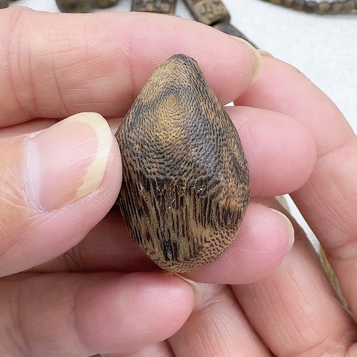 沉香沉香碎屑白***?树丁一个3.4克