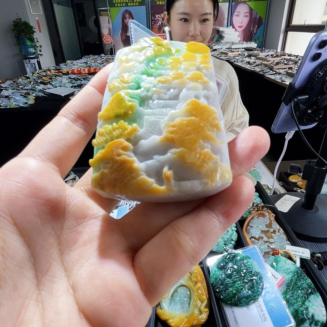 颈饰未镶嵌翡翠一