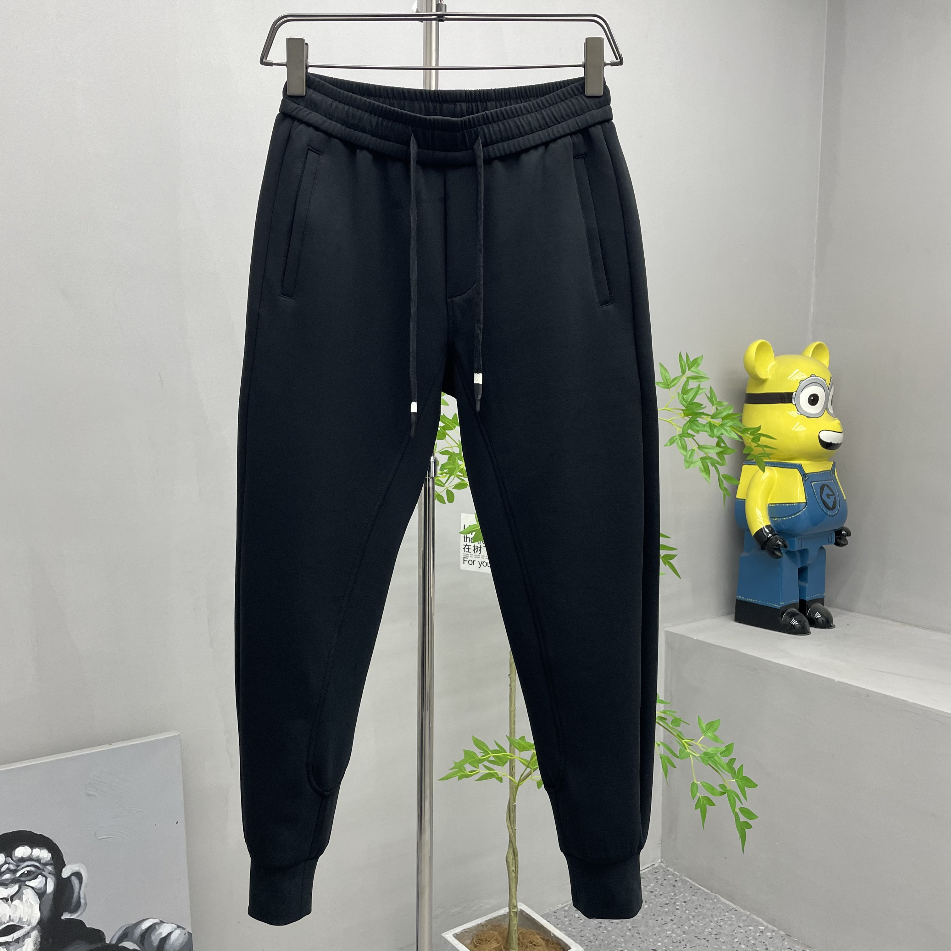 新款纯黑色净版休闲卫裤长裤百搭款男裤子弹力压线运动小脚裤