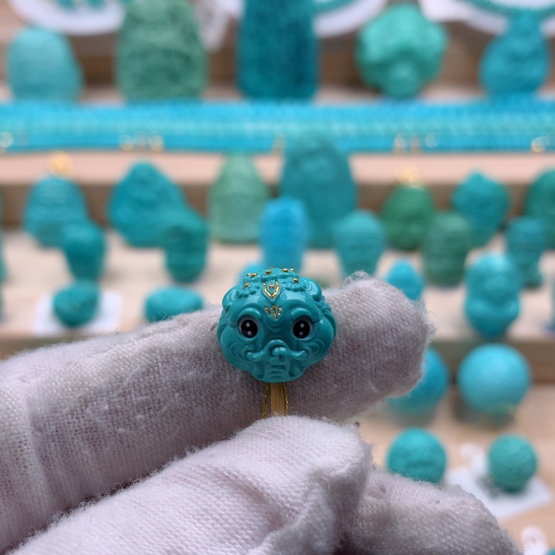 绿松石配饰未镶嵌