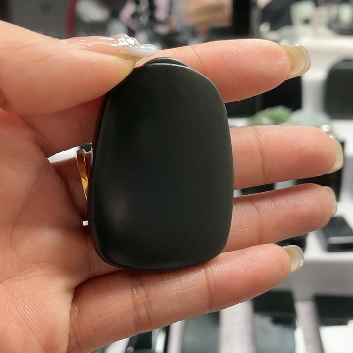 【闪购商品】和田玉（青玉）颈饰未镶嵌灰**迹