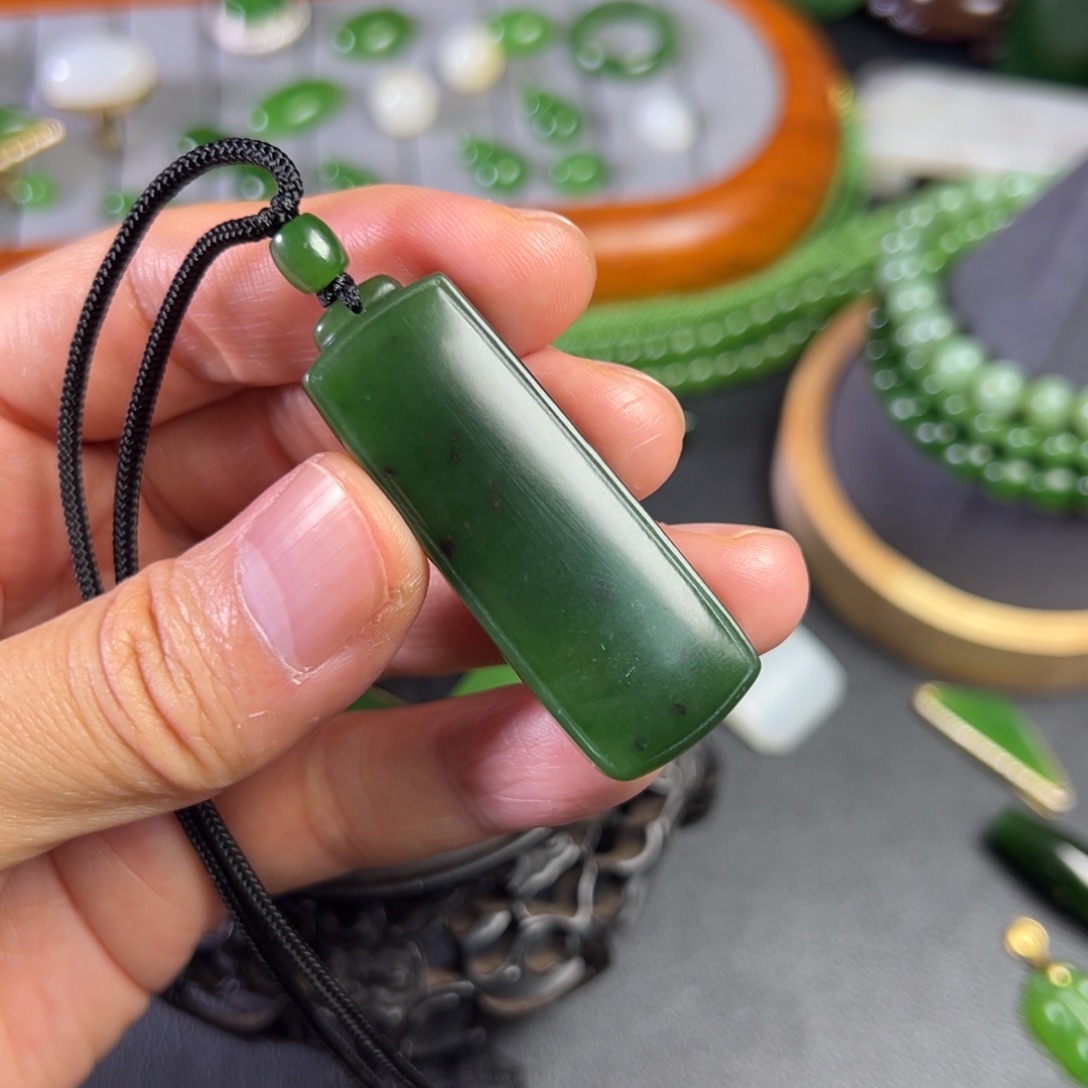 和田玉（碧玉）未镶嵌颈饰