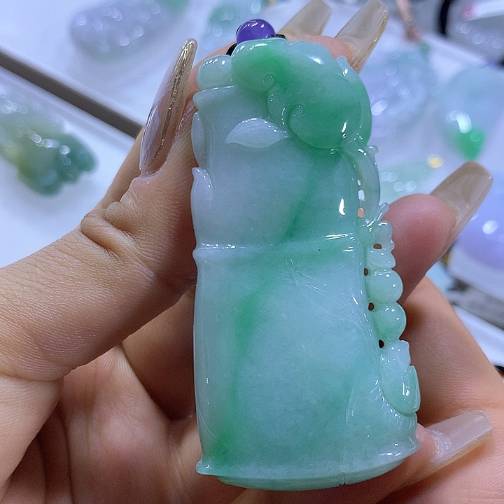 翡翠颈饰未镶嵌天然翡翠A货吊坠