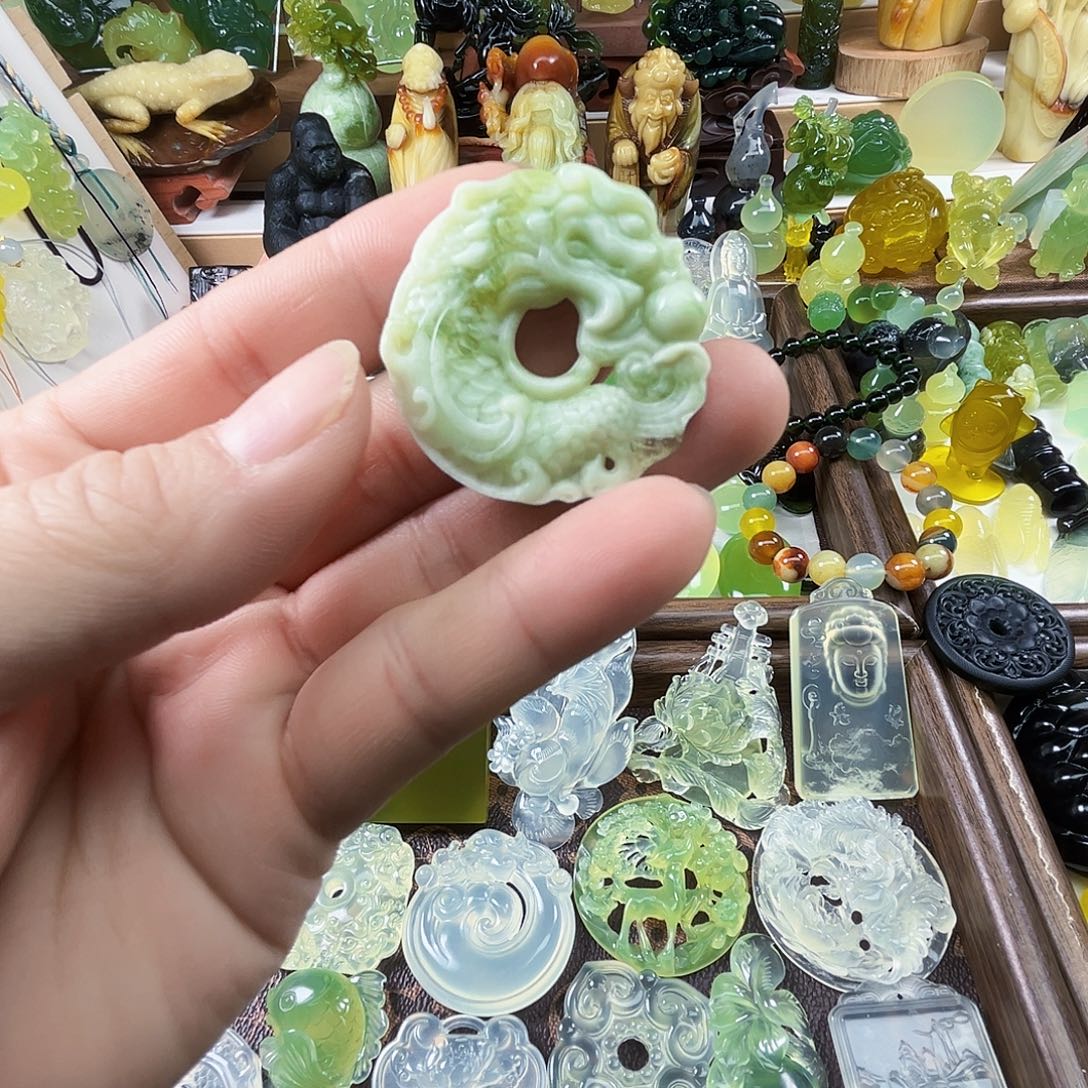 岫玉未镶嵌吊坠(不含链)