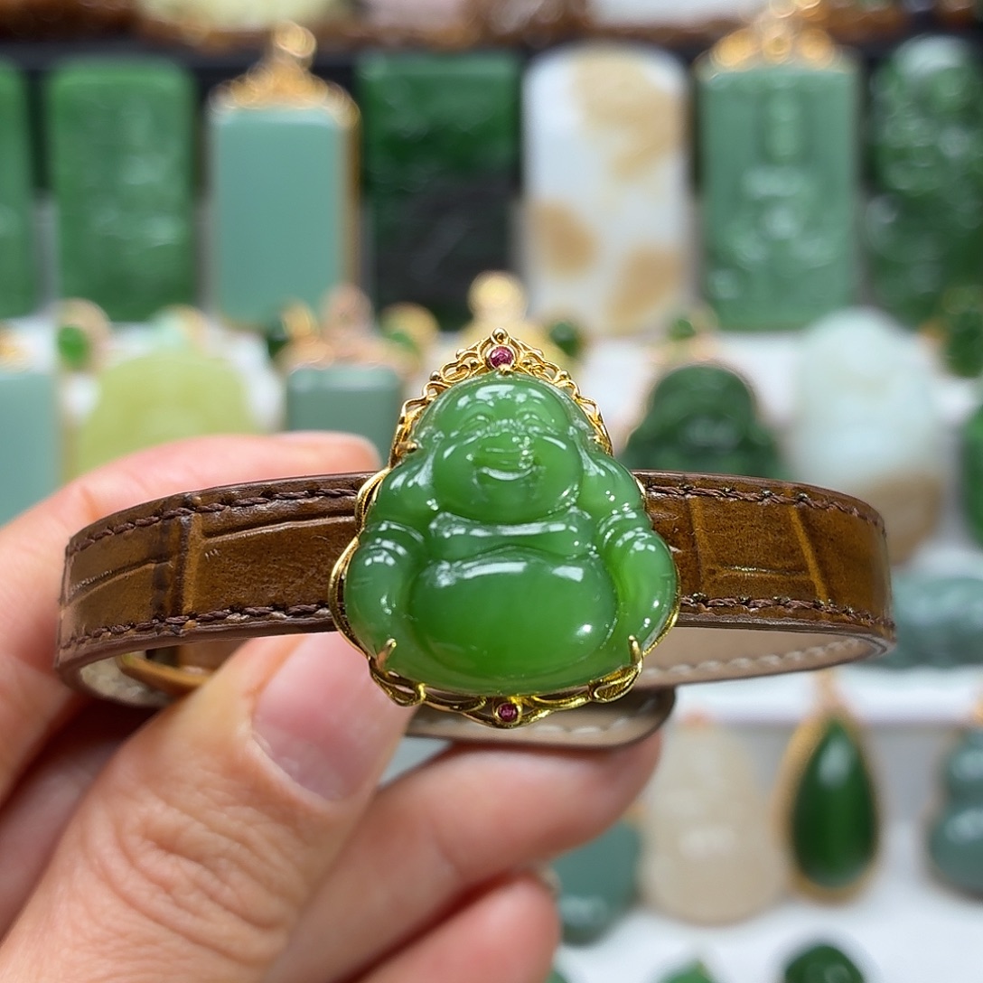 和田玉18K金镶嵌颈饰