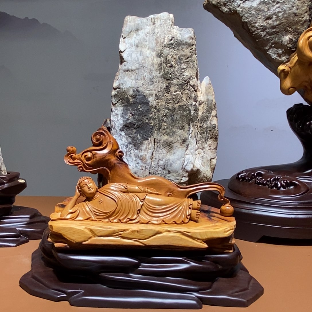 柏木（崖柏）卧佛意境深邃