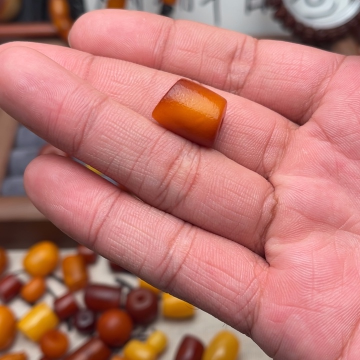 太****琥珀未镶嵌裸石蜜蜡马蹄