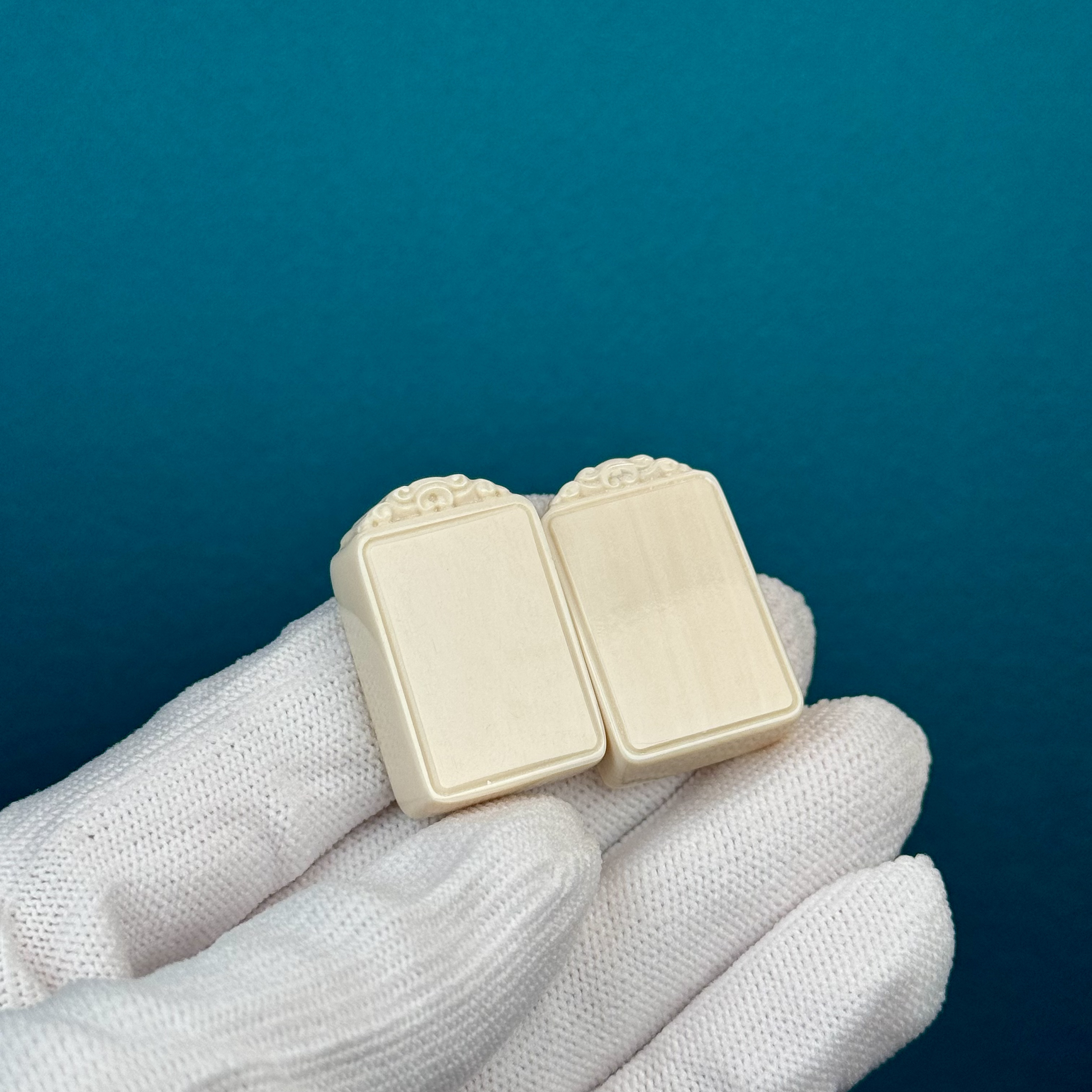 A241天然猛犸牙 小无事牌约18×28×8mm 随机一个发货