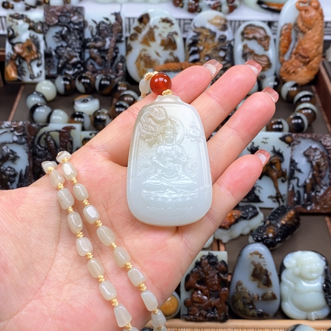 颈饰未镶嵌和田玉