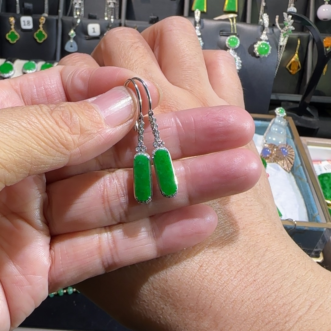 翡翠18K金镶嵌颈饰耳钩