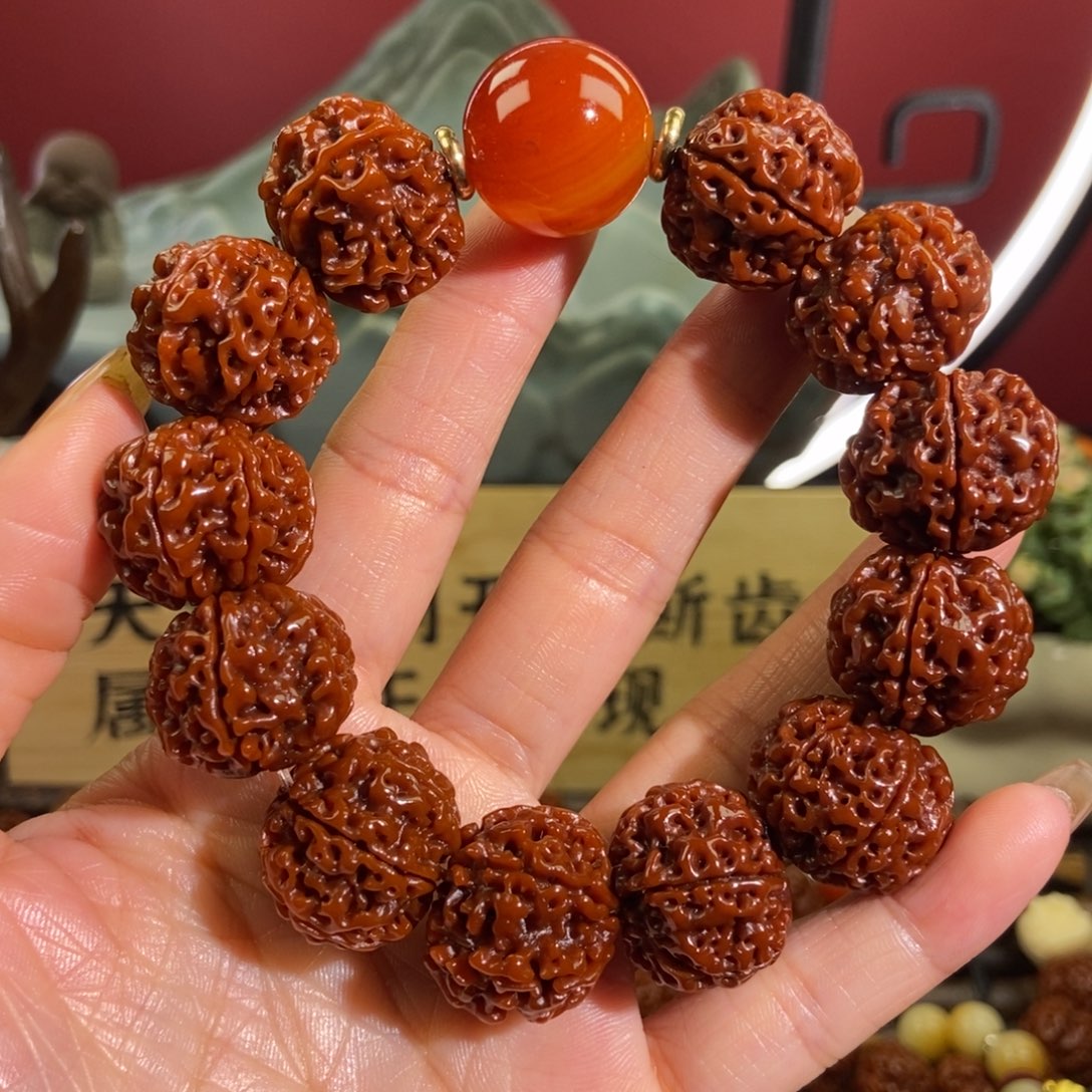 金刚菩提手串620红。              