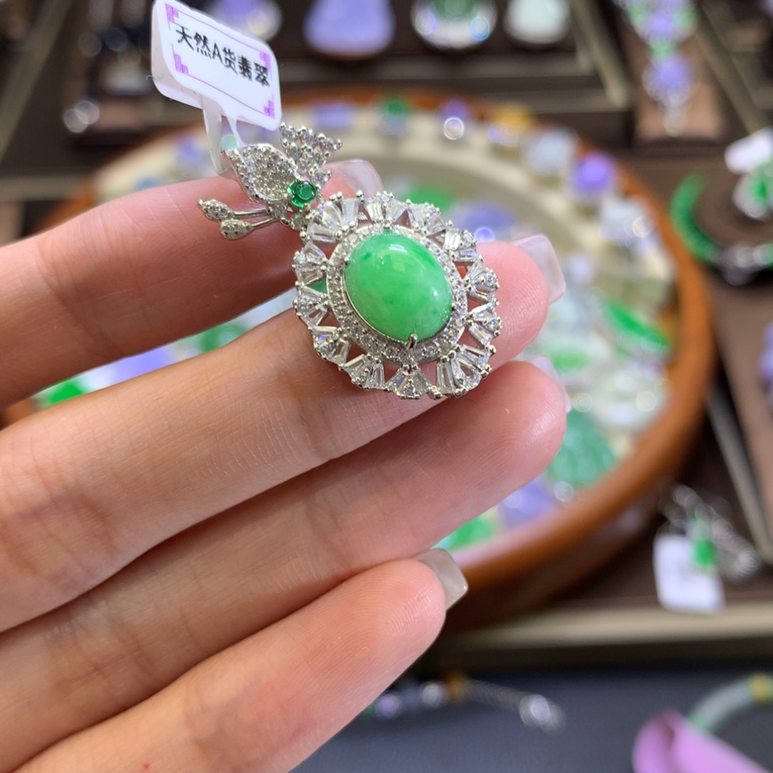 翡翠颈饰银S925镶嵌翡翠吊坠