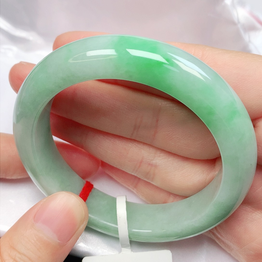 翡翠手镯未镶嵌抖音678