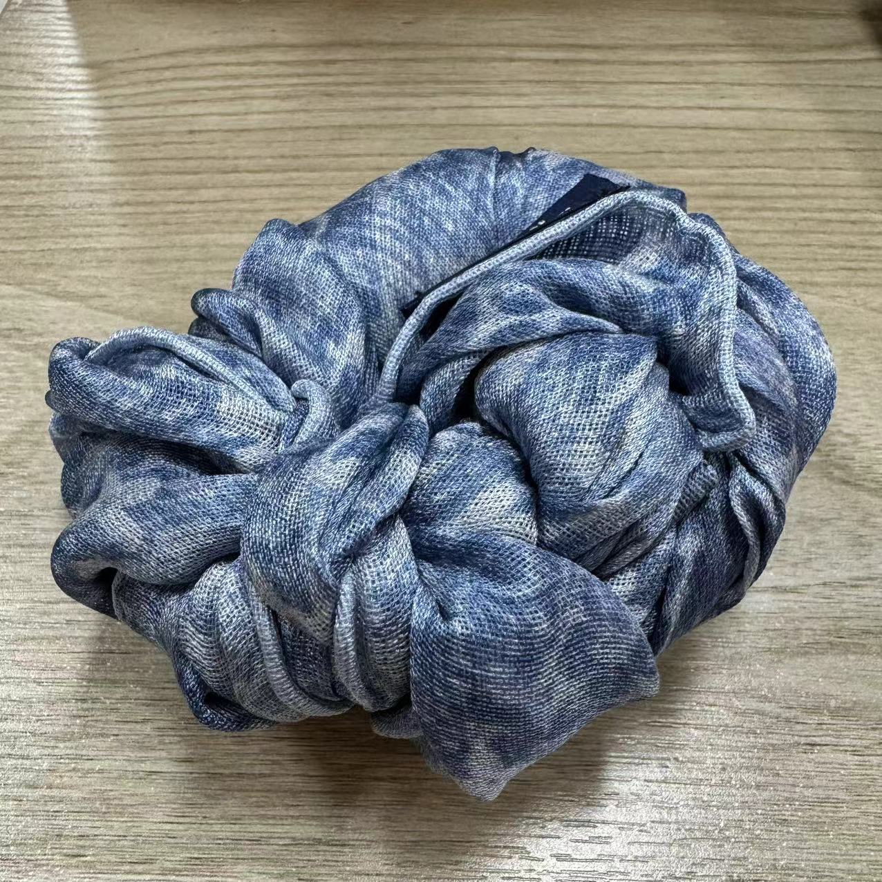 桑蚕丝单面西丽纱蓝色小星星105方巾手工卷边夏日防晒大披肩F145