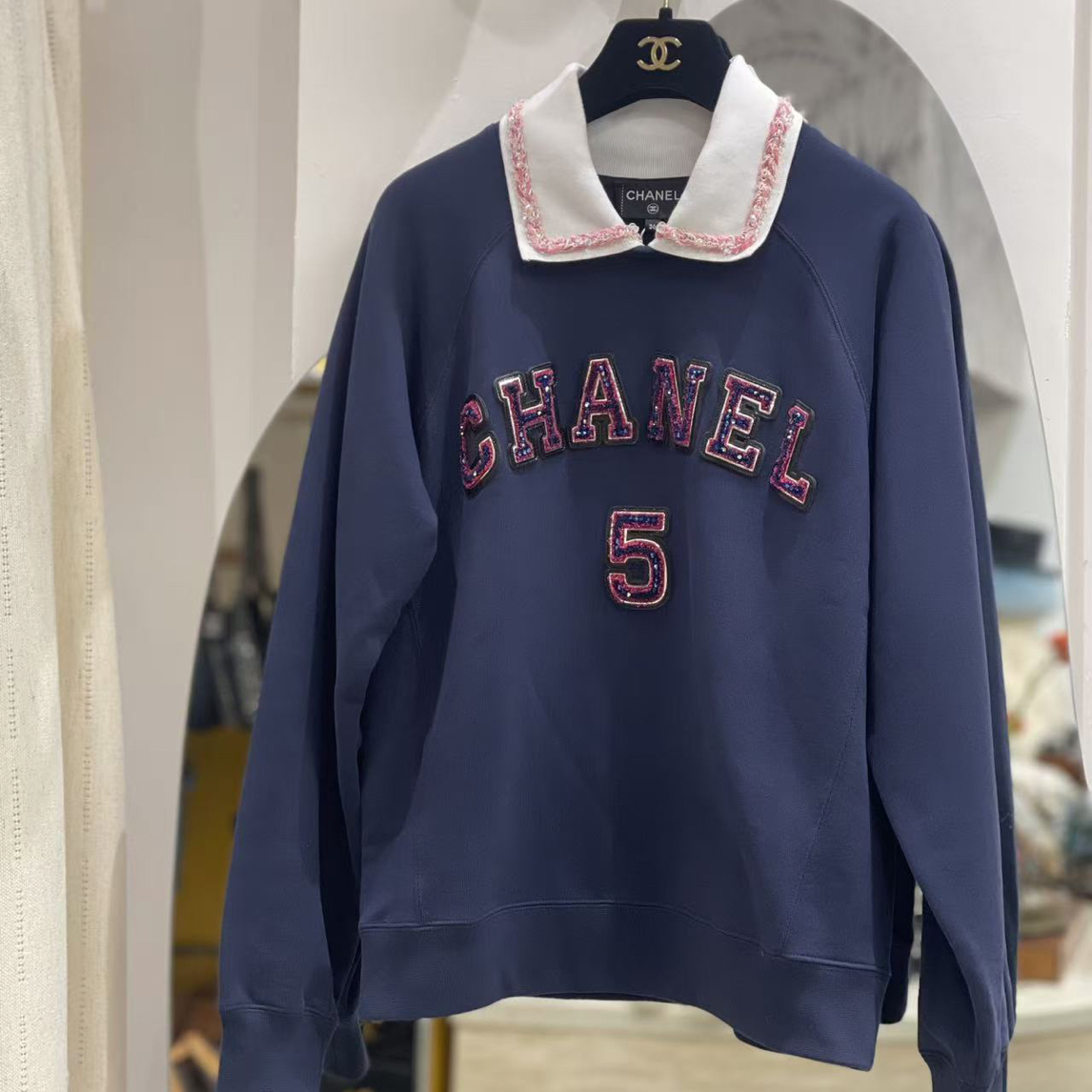 95新 Chanel/香奈儿 23P 公价5w+ 翻领卫衣 钉珠子母logo 36码