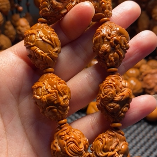 橄榄核吊坠关公手串