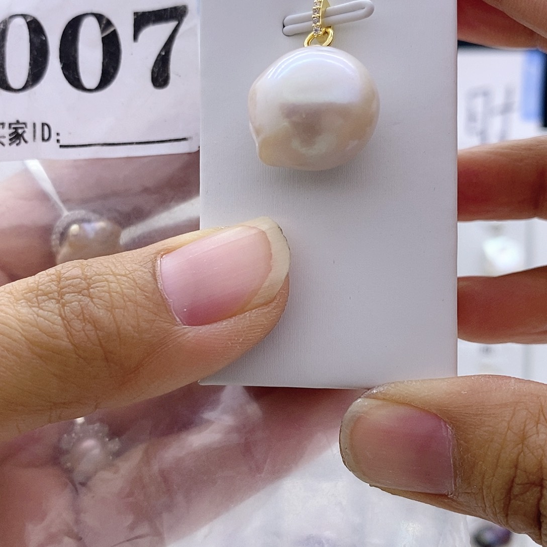 淡水珍珠颈饰钛钢