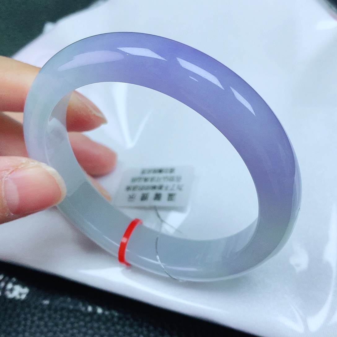 翡翠手镯未镶嵌55圈