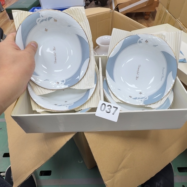 瓷片工艺品摆件瓷器摆件正能量