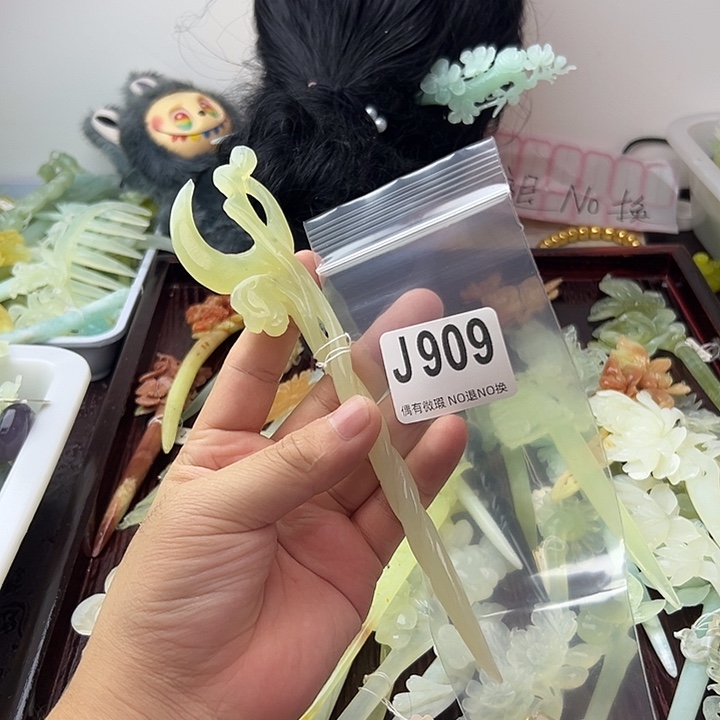 小***溜蛇纹石玉合金发饰