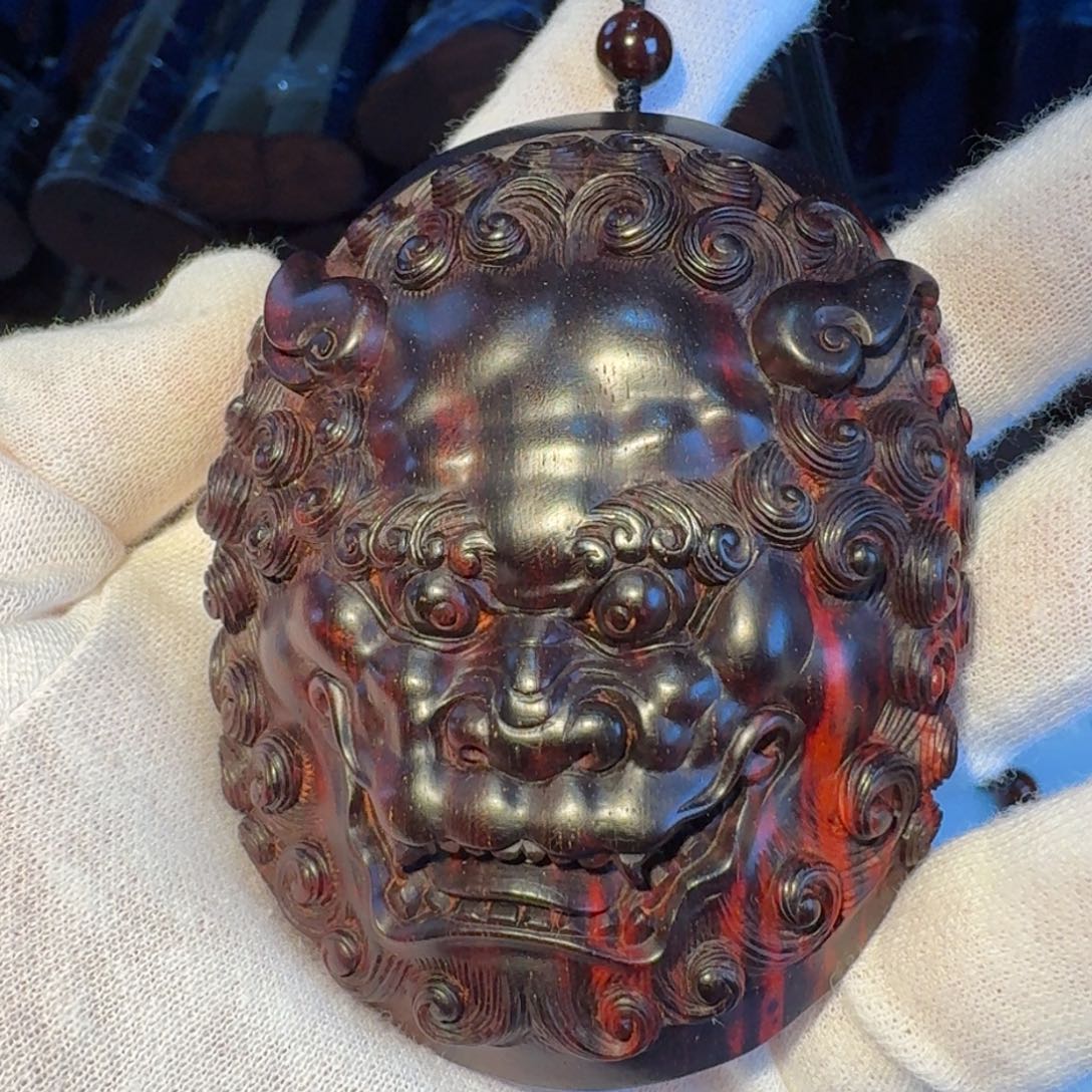 印度小叶紫檀三味线古琴料唐狮手玩件