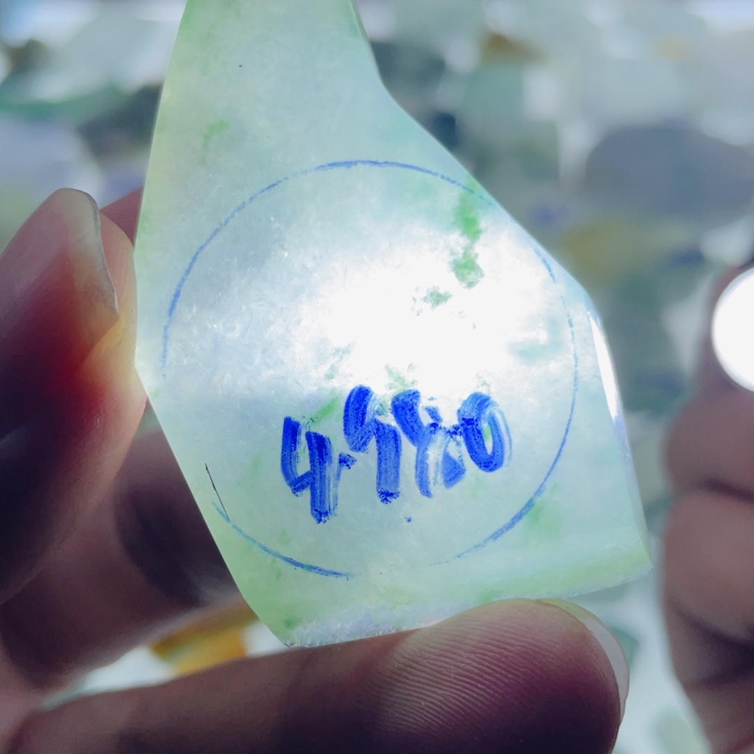 定制翡翠未镶嵌天然翡翠雕刻定制