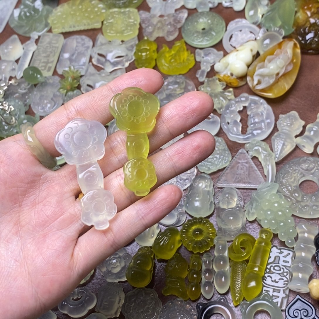 蛇纹石玉合金颈饰