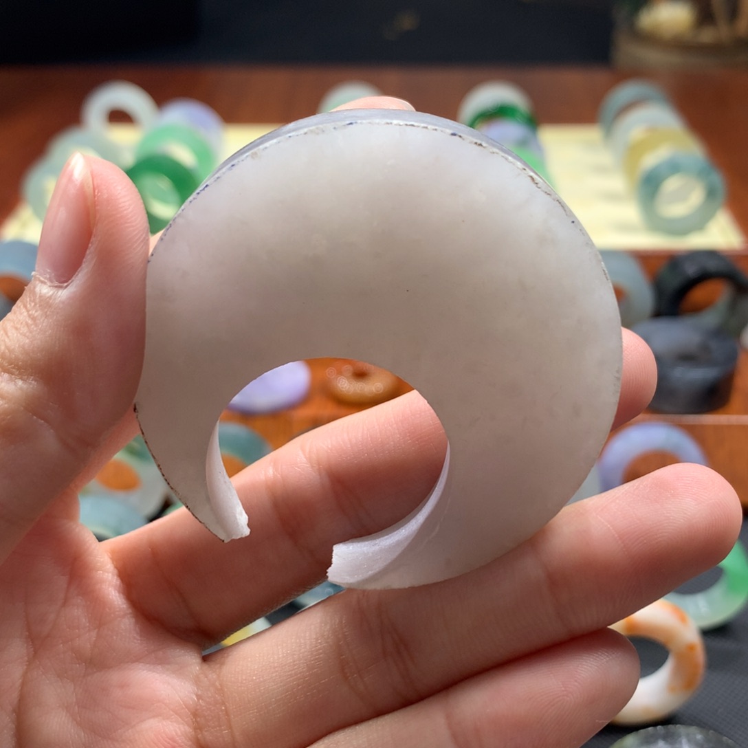 定制翡翠未镶嵌百***你带雕刻