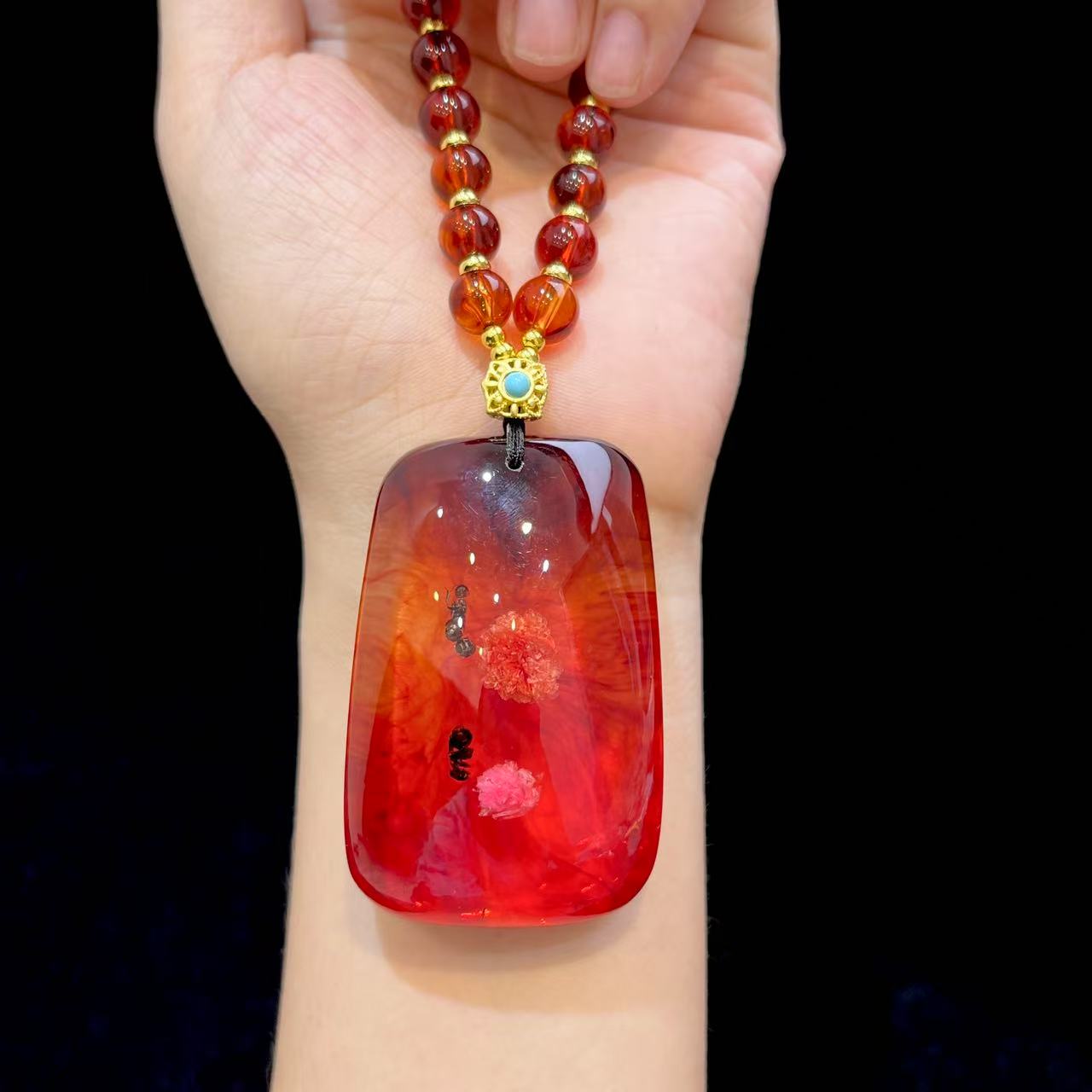 血珀虫珀无事牌吊坠（赠珠链） A28-388