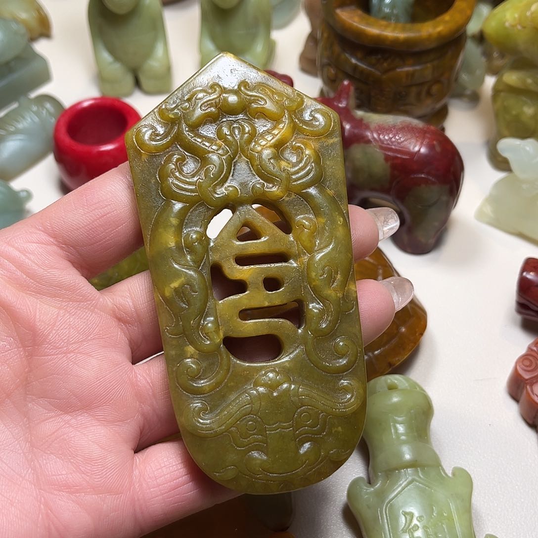 白玉菩提吊坠白玉菩提吊坠