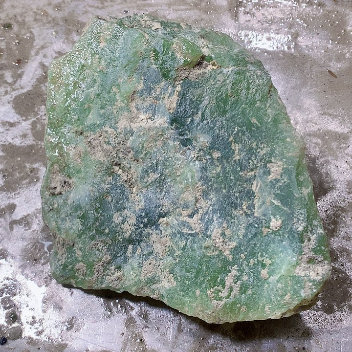 未镶嵌蛇纹石玉珠宝奇石